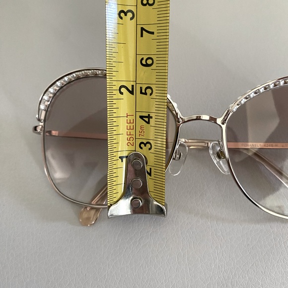 Authentic Chanel sunglasses with pearls, limited. - Picture 10 of 11